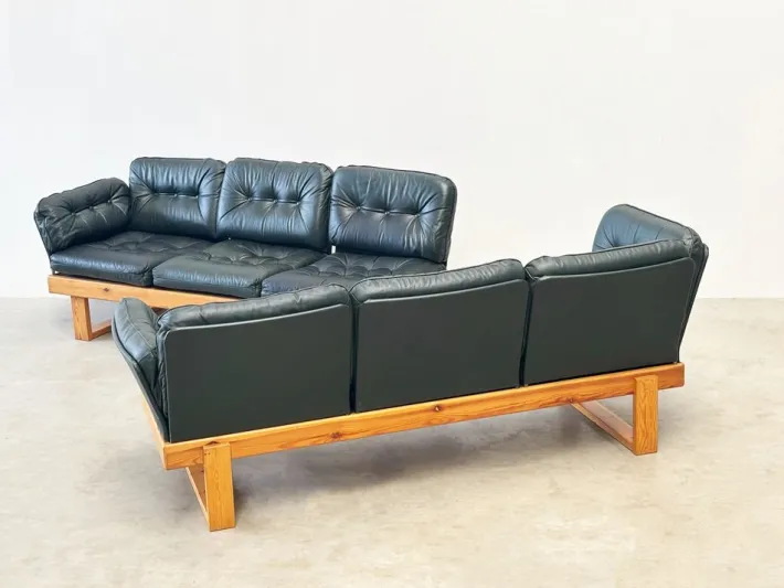 Pamono Vintage Dark Green German Corner Bench, 1970s, Set of 2