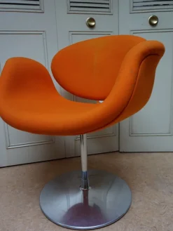 Pamono Vintage Dutch Little Tulip Swivel Armchair by Pierre Paulin for Artifort, 1990s Outlet