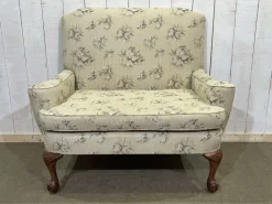 Pamono Vintage English Chippendale Walnut Sofa, 1930s Hot