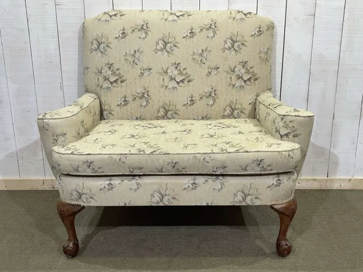 Pamono Vintage English Chippendale Walnut Sofa, 1930s Hot