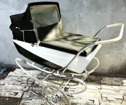 Pamono Vintage English Freeway Coachbuilt Baby Pram in Dark Green & White, 1960s Discount
