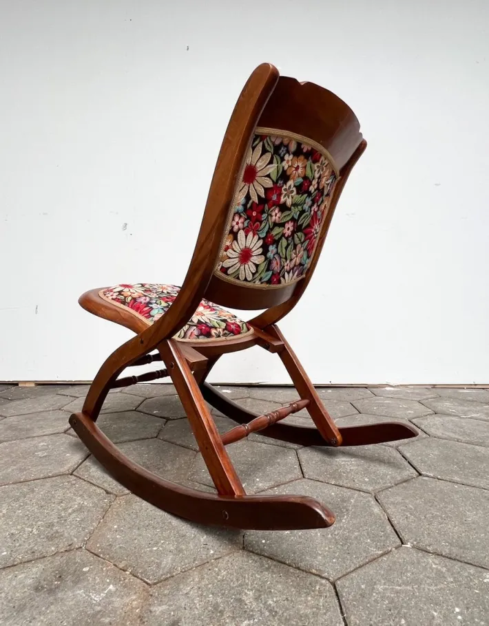 Pamono Vintage English Rocking Chair, 1960s New