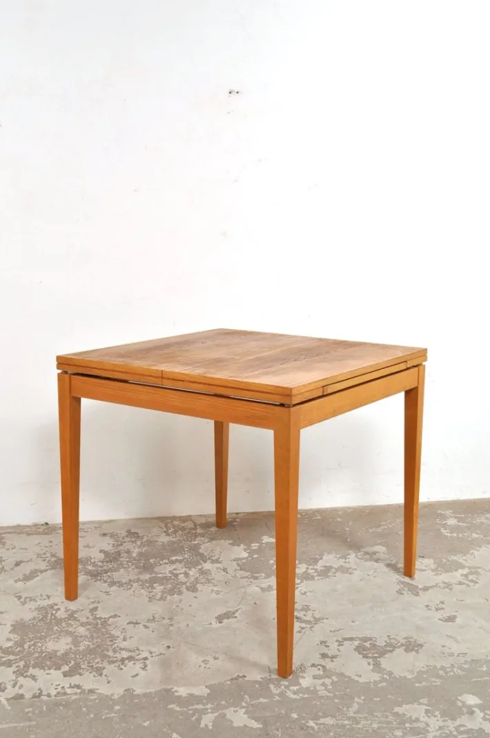 Pamono Vintage Extendable Dining Table in Ash Wood, 1960s Online