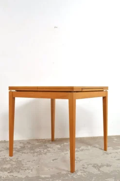 Pamono Vintage Extendable Dining Table in Ash Wood, 1960s Online