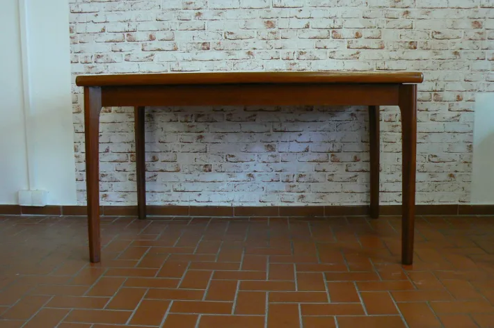 Pamono Vintage Extendable Dining Table by Henning Kjaernulf for AM Denmark Online