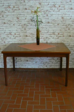 Pamono Vintage Extendable Dining Table by Henning Kjaernulf for AM Denmark Online