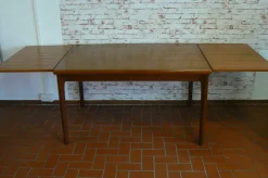 Pamono Vintage Extendable Dining Table by Henning Kjaernulf for AM Denmark Online