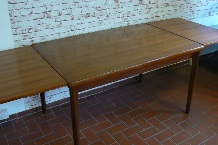 Pamono Vintage Extendable Dining Table by Henning Kjaernulf for AM Denmark Online
