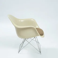 Pamono Vintage Fiberglass Lar Armchair by Charles and Ray Eames for Herman Miller, 1970s Discount