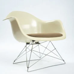 Pamono Vintage Fiberglass Lar Armchair by Charles and Ray Eames for Herman Miller, 1970s Discount