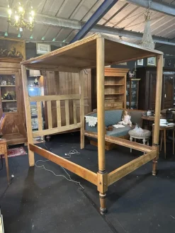 Pamono Vintage Four Poster Bed in Cherry Discount