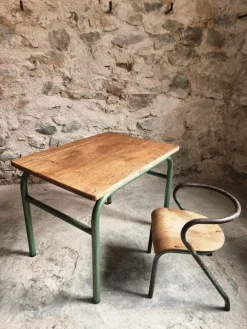 Pamono Vintage French Children's Desk and Chair Set, 1950s, Set of 2 Clearance