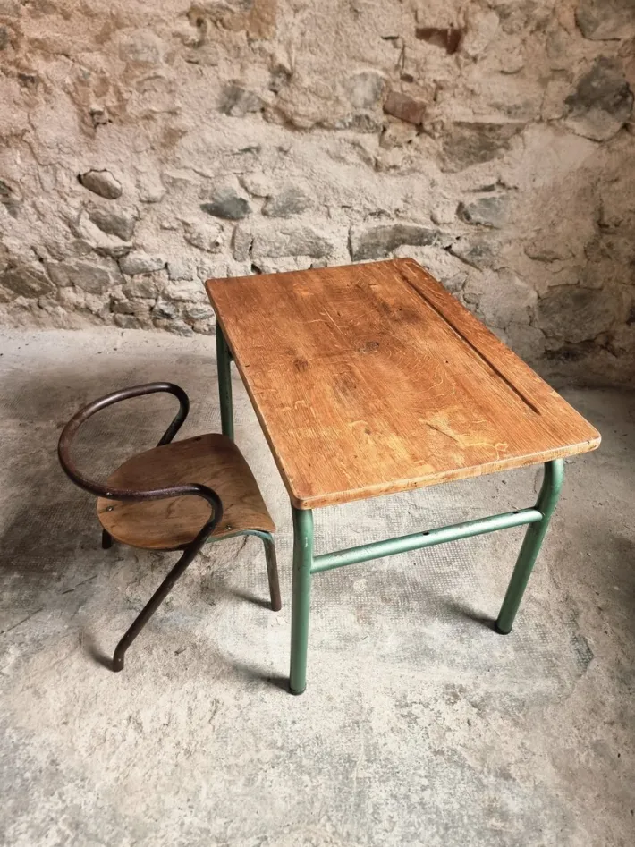 Pamono Vintage French Children's Desk and Chair Set, 1950s, Set of 2 Clearance