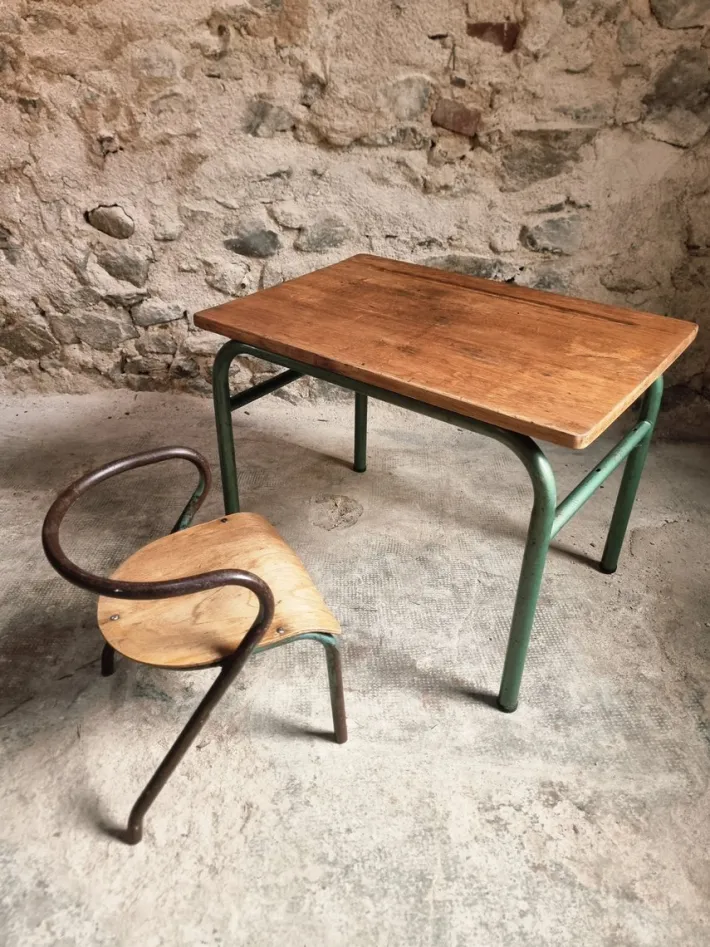 Pamono Vintage French Children's Desk and Chair Set, 1950s, Set of 2 Clearance