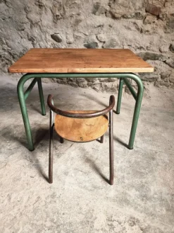Pamono Vintage French Children's Desk and Chair Set, 1950s, Set of 2 Clearance