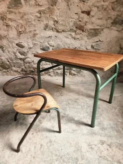 Pamono Vintage French Children's Desk and Chair Set, 1950s, Set of 2 Clearance