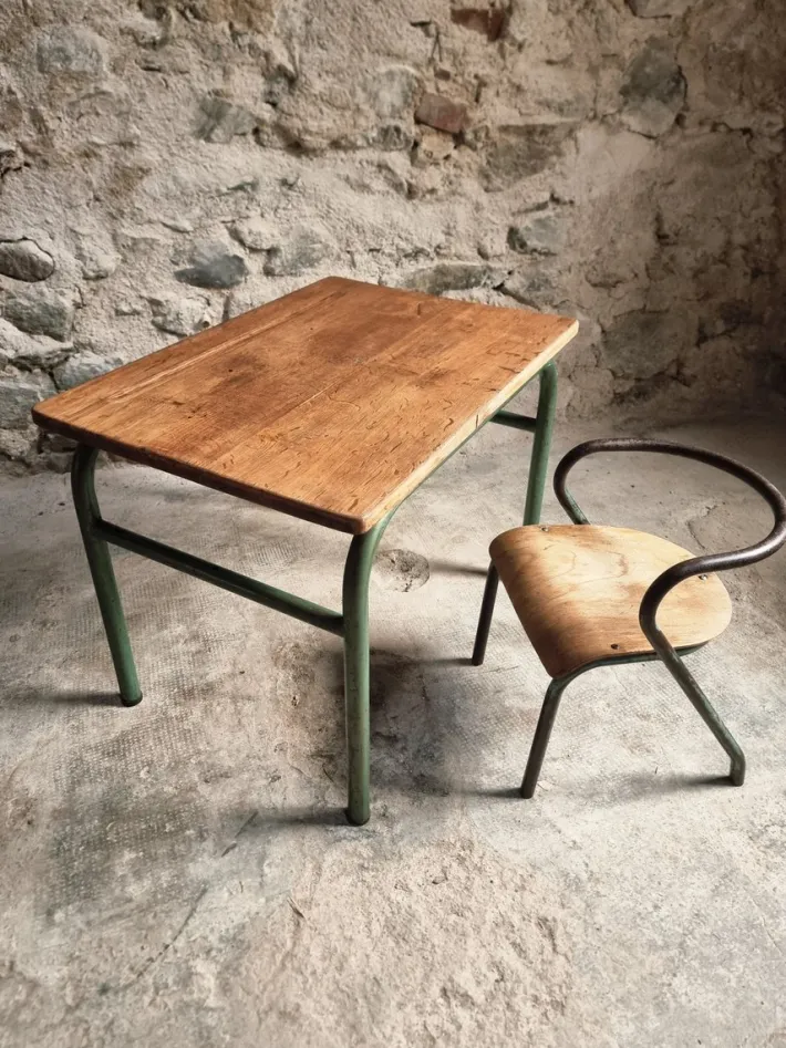 Pamono Vintage French Children's Desk and Chair Set, 1950s, Set of 2 Clearance