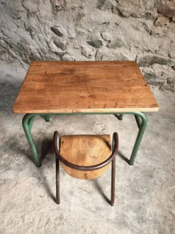 Pamono Vintage French Children's Desk and Chair Set, 1950s, Set of 2 Clearance