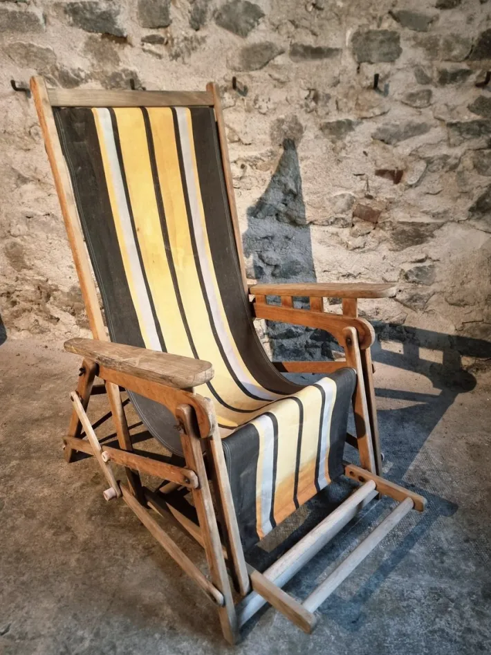 Pamono Vintage French Deck Chair in Beechwood, 1950s Clearance