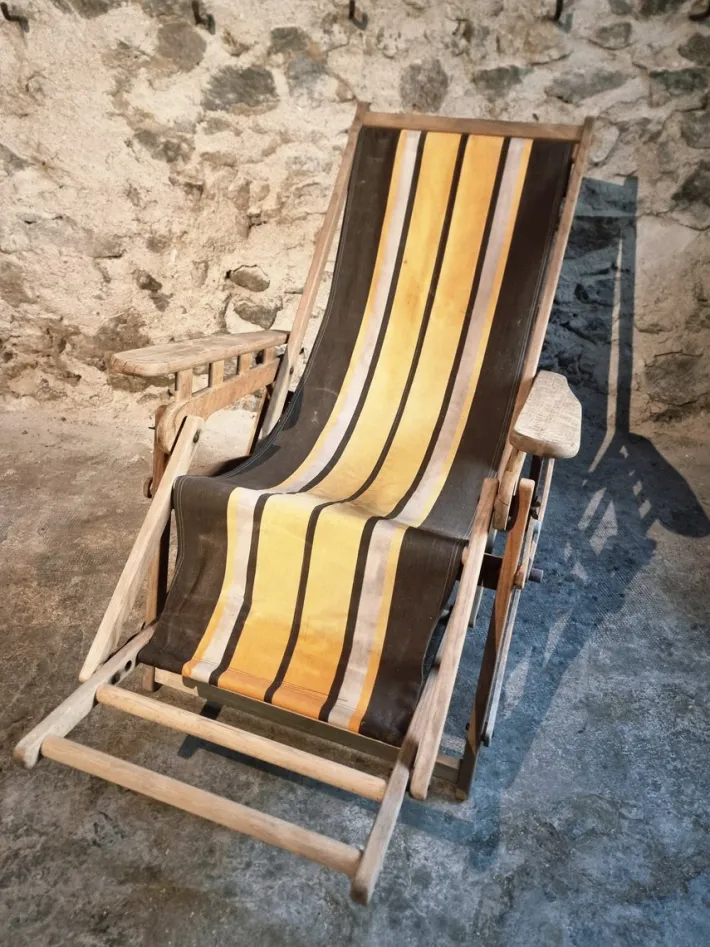 Pamono Vintage French Deck Chair in Beechwood, 1950s Clearance