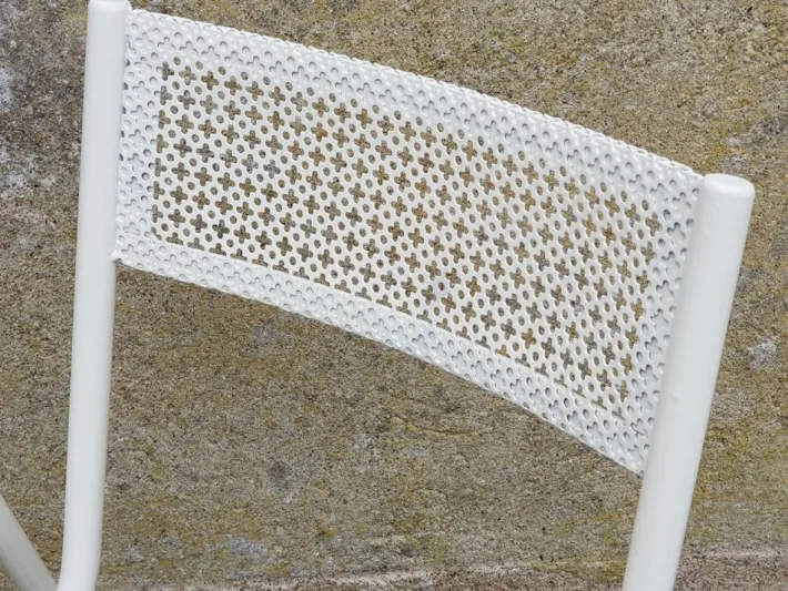 Pamono Vintage French Garden Chairs in Perforated Steel in the style of Mathieu Matégot, 1950s, Set of 4 Outlet