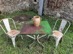 Pamono Vintage French Garden Set in Iron Table with Chairs, 1950s, Set of 3 Outlet