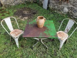 Pamono Vintage French Garden Set in Iron Table with Chairs, 1950s, Set of 3 Outlet
