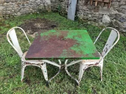 Pamono Vintage French Garden Set in Iron Table with Chairs, 1950s, Set of 3 Outlet