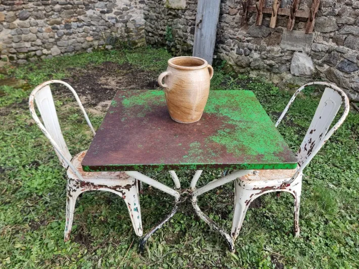 Pamono Vintage French Garden Set in Iron Table with Chairs, 1950s, Set of 3 Outlet