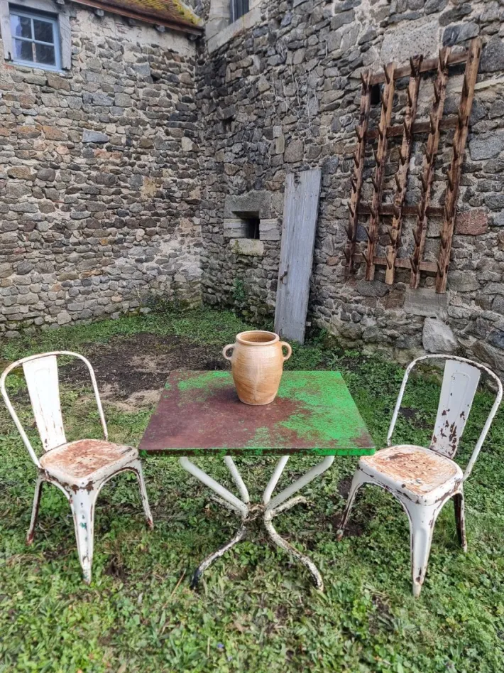 Pamono Vintage French Garden Set in Iron Table with Chairs, 1950s, Set of 3 Outlet