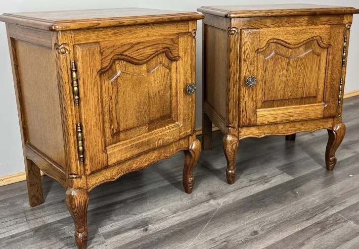 Pamono Vintage French Oak Bedside Tables, Set of 2 Hot