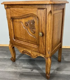 Pamono Vintage French Oak Bedside Tables, Set of 2 Online