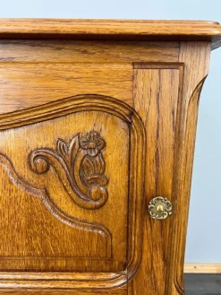 Pamono Vintage French Oak Bedside Tables, Set of 2 Online
