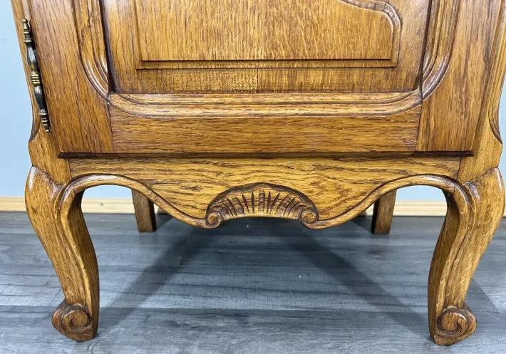 Pamono Vintage French Oak Bedside Tables, Set of 2 Online