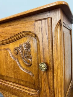 Pamono Vintage French Oak Bedside Tables, Set of 2 Online