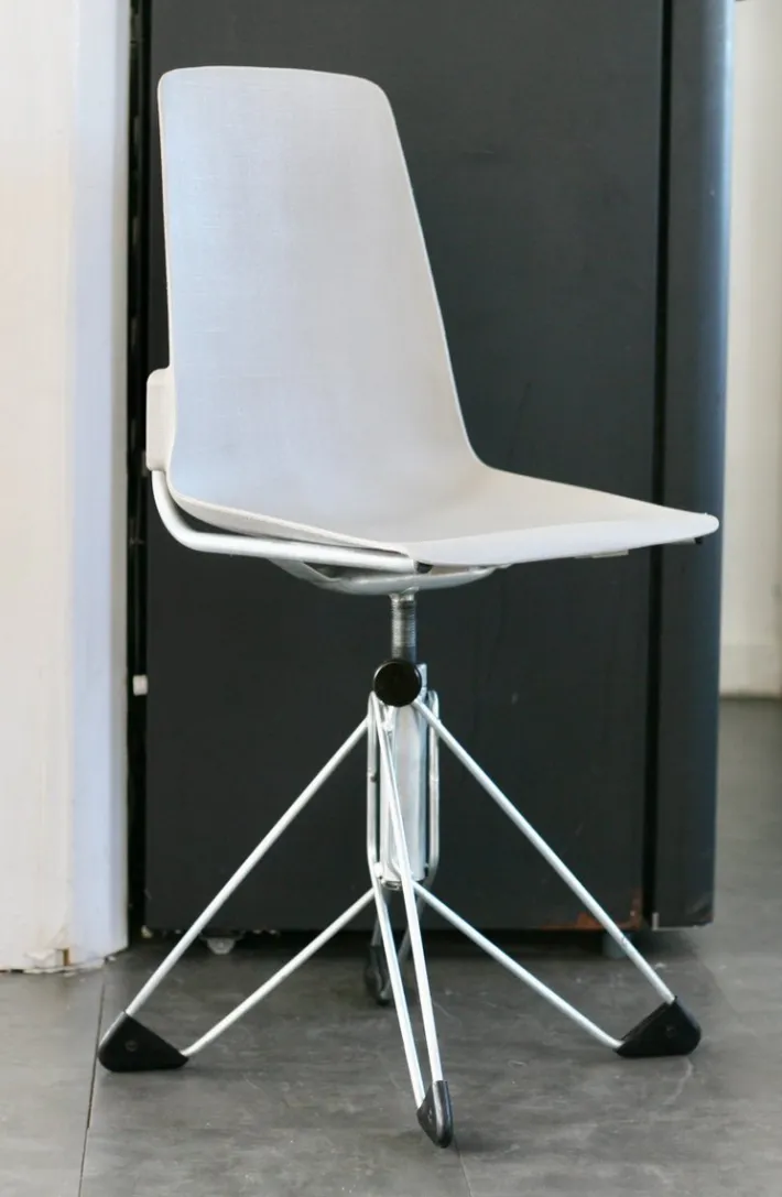 Pamono Vintage French Space Age Swivel Chair, 1960s New