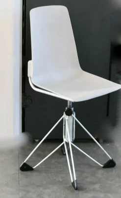 Pamono Vintage French Space Age Swivel Chair, 1960s New