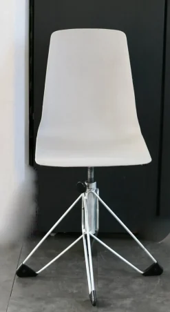 Pamono Vintage French Space Age Swivel Chair, 1960s New