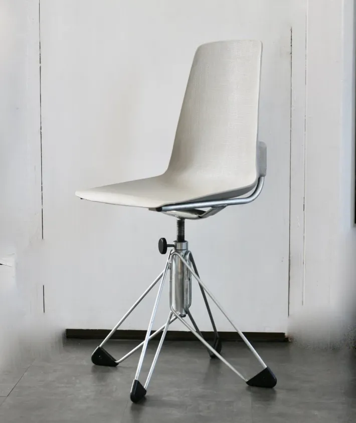 Pamono Vintage French Space Age Swivel Chair, 1960s New