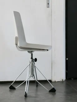 Pamono Vintage French Space Age Swivel Chair, 1960s New