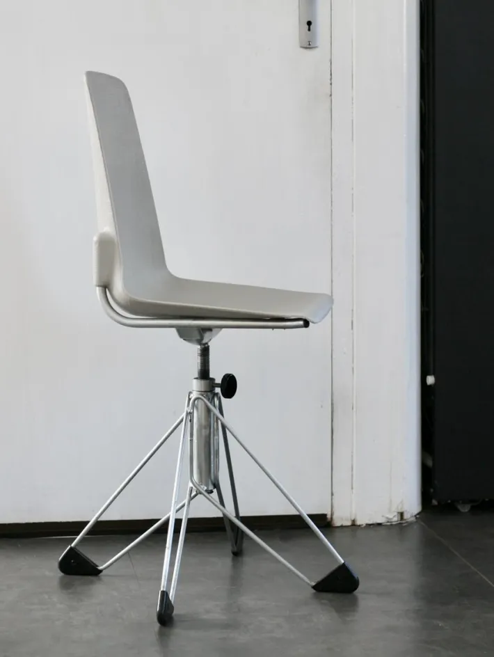 Pamono Vintage French Space Age Swivel Chair, 1960s New