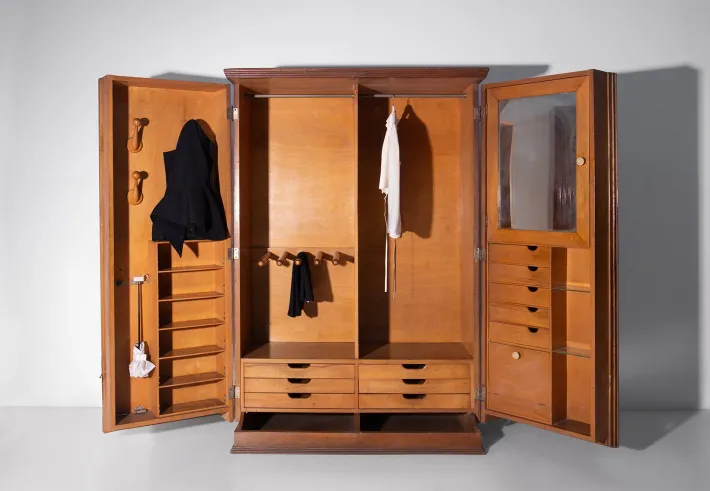 Pamono Vintage Italian Gentlemans Wardrobe, 1950s Discount