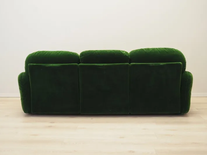 Pamono Vintage Italian Green Velour Sofa by Arrigo Arrigoni for Busnelli, 1970s Online