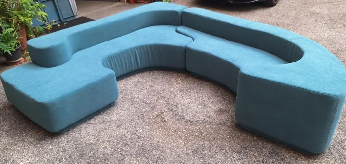 Pamono Vintage Lara Sofa in Sky Blue Boucle by Roberto Pamio for Stilwood, 1970s Hot