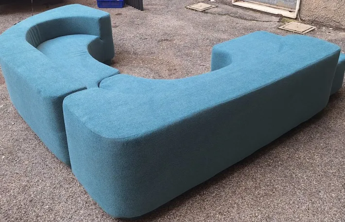 Pamono Vintage Lara Sofa in Sky Blue Boucle by Roberto Pamio for Stilwood, 1970s Hot