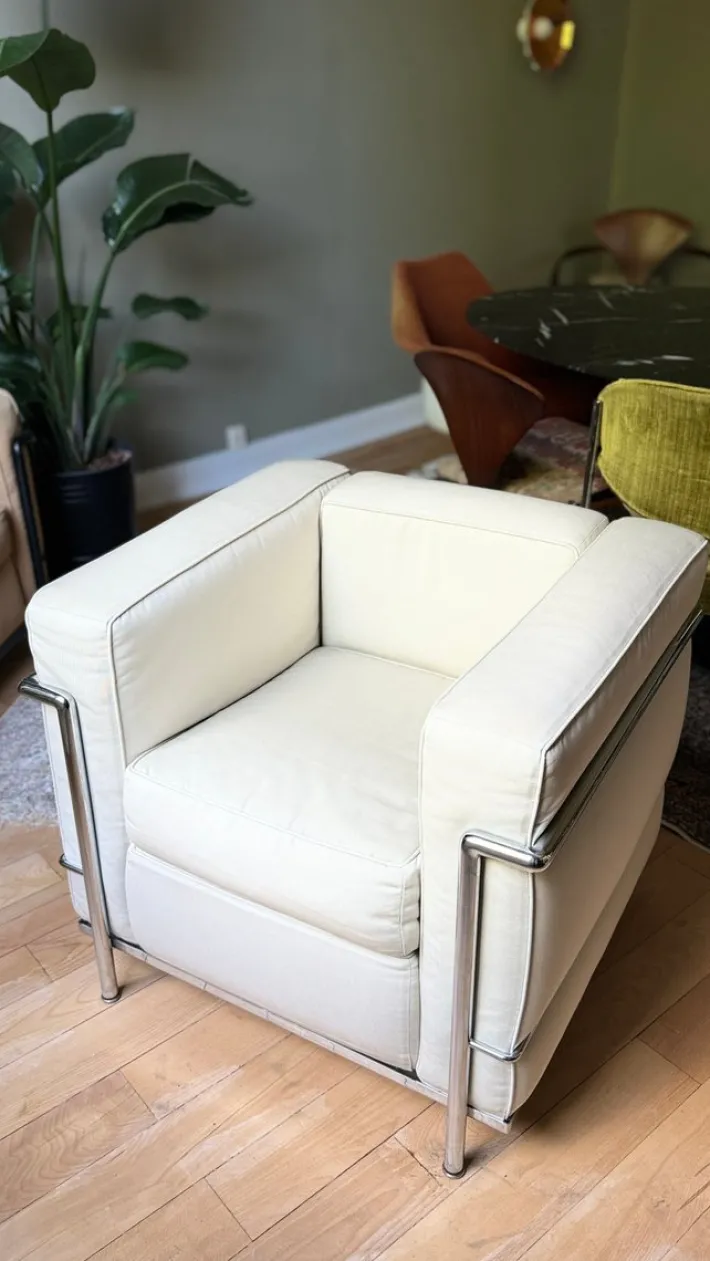 Pamono Vintage LC2 Chair by Le Corbusier and Pierre Jeanneret and Charlotte Perriand for Cassina, 1970s New