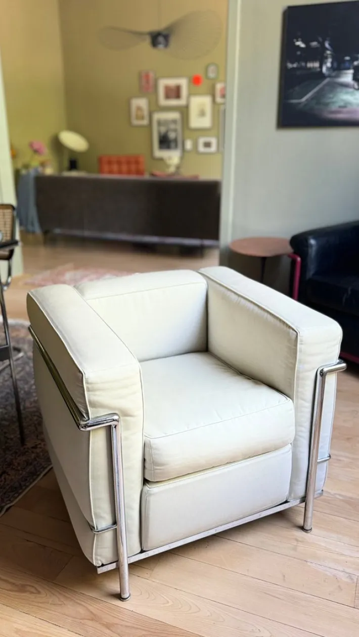 Pamono Vintage LC2 Chair by Le Corbusier and Pierre Jeanneret and Charlotte Perriand for Cassina, 1970s New