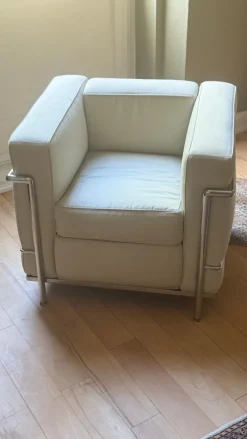 Pamono Vintage LC2 Chair by Le Corbusier and Pierre Jeanneret and Charlotte Perriand for Cassina, 1970s New