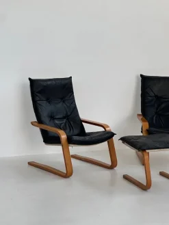 Pamono Vintage Leather Armchairs and Pouf, 1970s, Set of 3 Hot