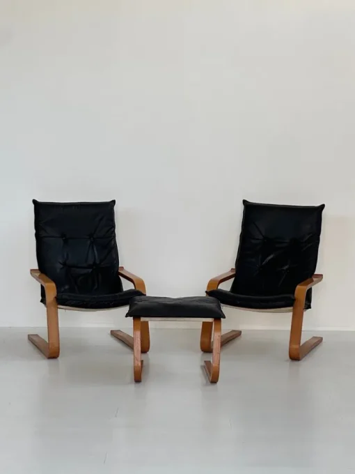 Pamono Vintage Leather Armchairs and Pouf, 1970s, Set of 3 Hot